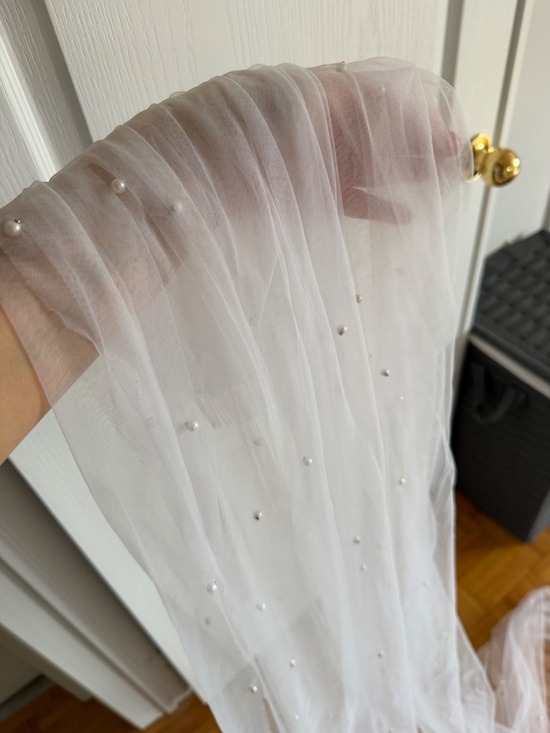 White Cathedral Pearl Wedding Veil main image 11